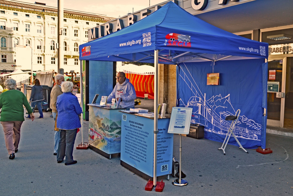 Info-Stand Club SKGLB am Mirabellplatz beim Schrannenmarkt